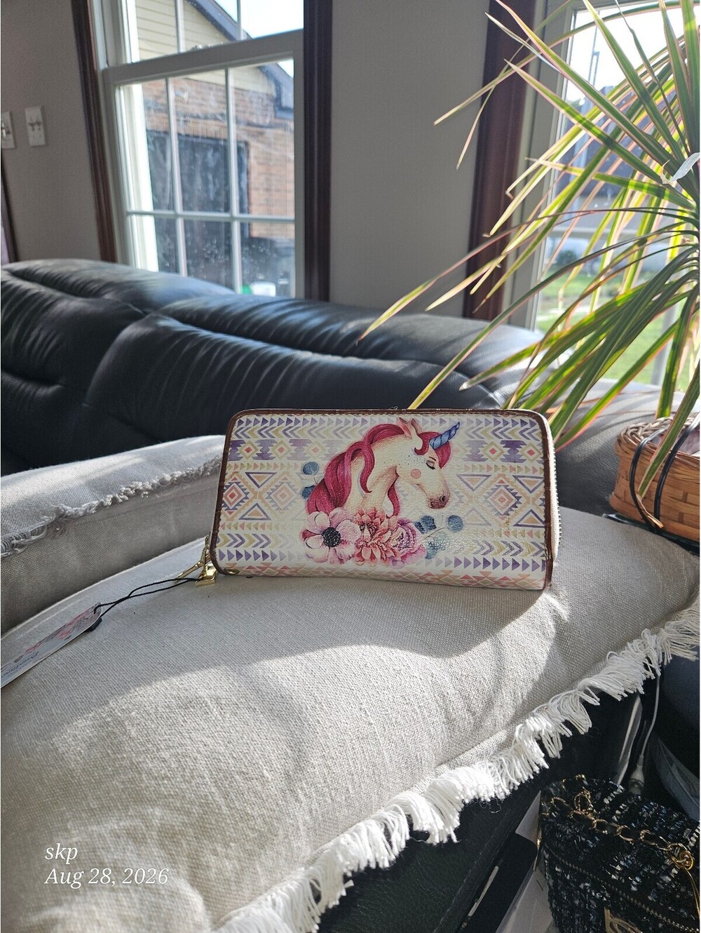B BRENTANO Vegan Unicorn Graphic Wallet Clutch – NWT